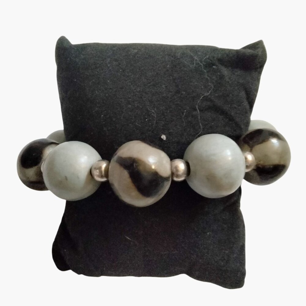 Bracelet Black Gray Tiger Beads Silver Tone Accents Stretch - Picture 2 of 4